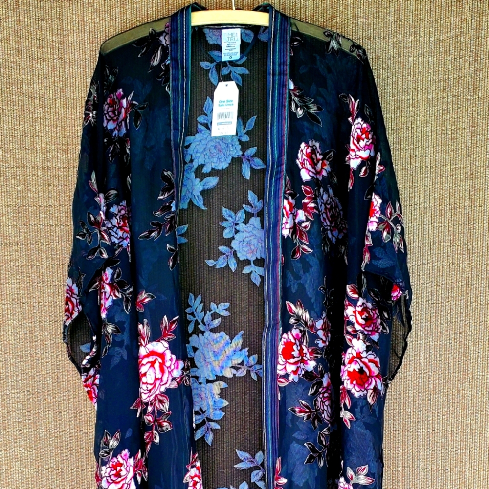 3/$7 NWT TT Velvet Kimonos